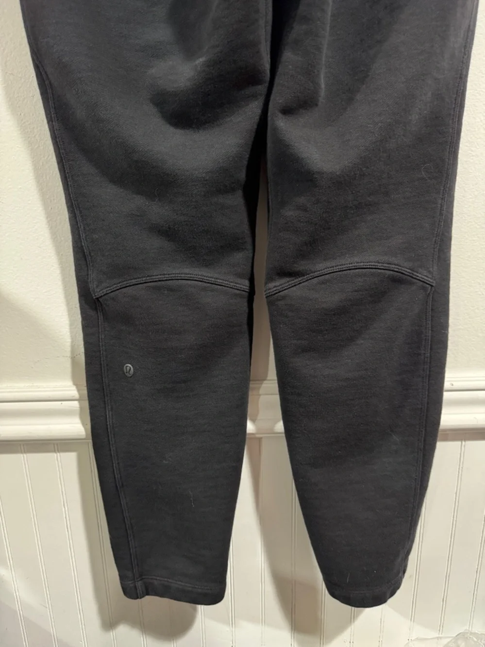 lululemon athletica pants pull on black zippered side pockets size 8